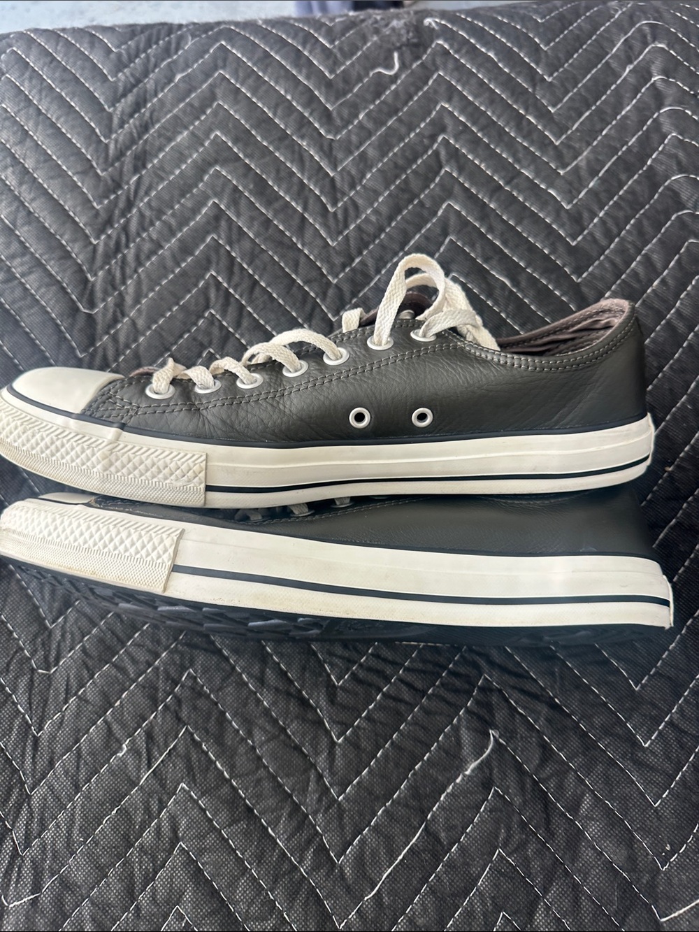 Converse Black Low-Top Leather Sneakers with White Accents - Picture 4 of 4